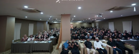 Foto bersama karyawan Bintoro Corp saat acara Pesantren Kilat