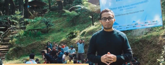 Suasana gathering karyawan Bintoro Corp di Kampung Rimba Puncak